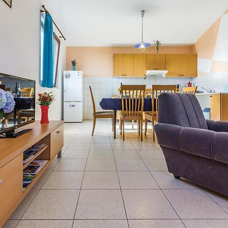 2 Bedroom Awesome Apartment In Vinkuran Eksteriør bilde
